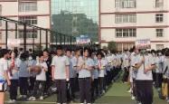 莱比锡赛前列队欢迎维尼修斯，尊重对手尽显风度！